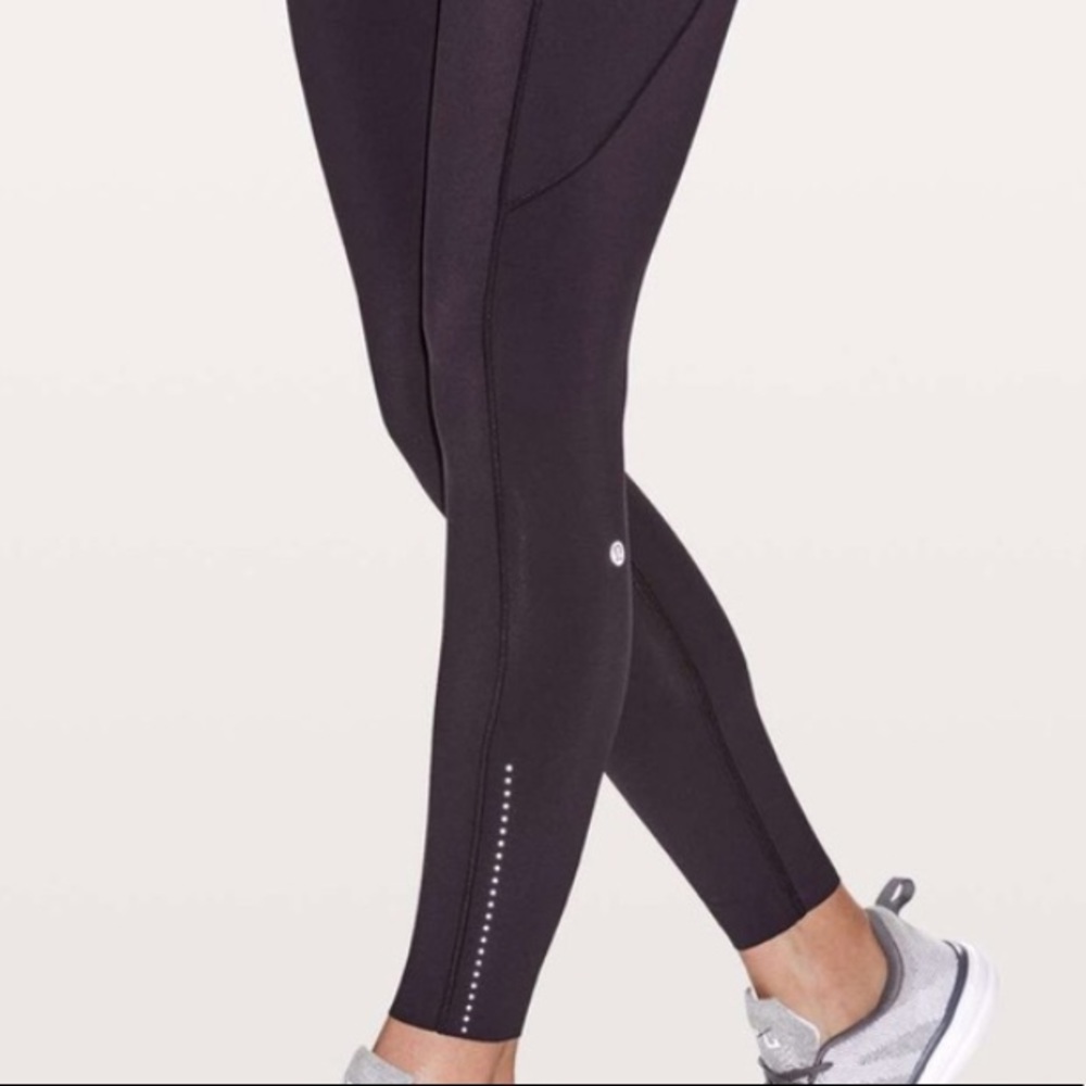 Lululemon Black size 4 with reflective sides